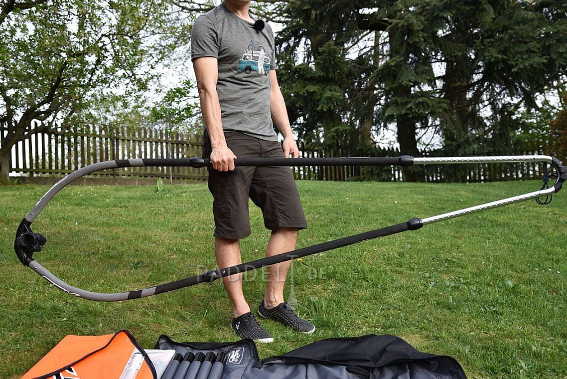 Auch ein vollwertiges Windsurfboard lässt sich in einen Rucksack zusammenfalten